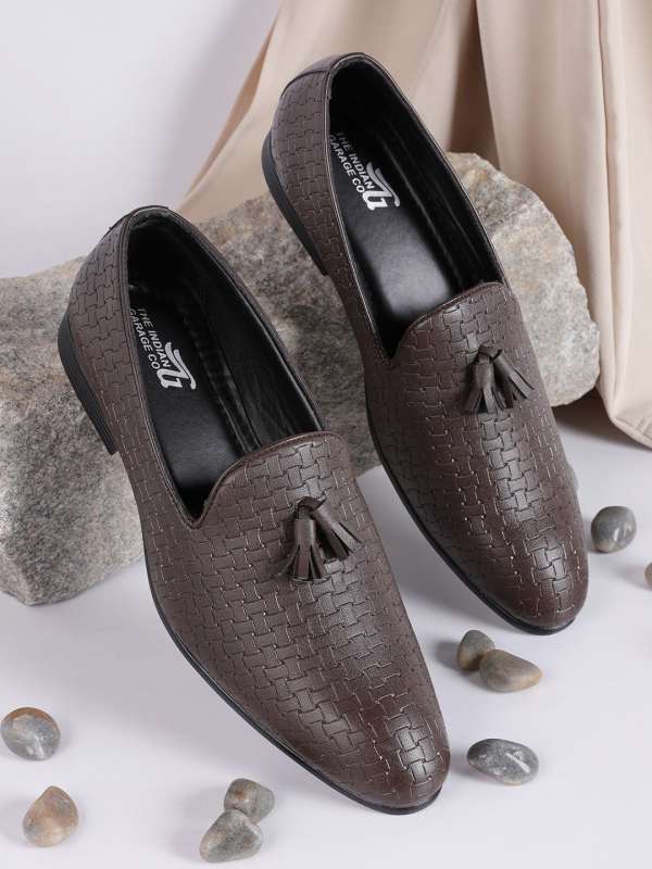 Buy athletic 2024 shoes online