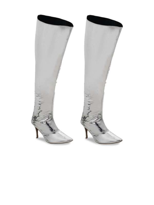 Thigh high on sale boots myntra