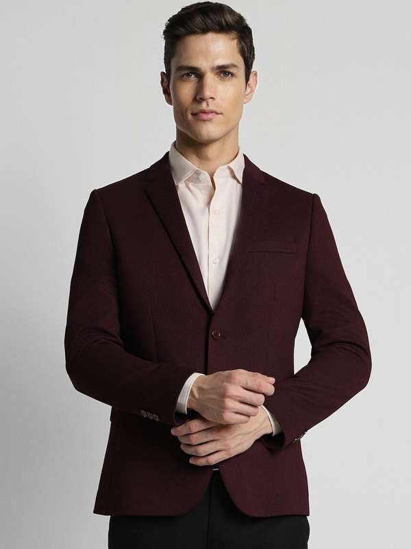 Maroon blazer with black shirt clearance