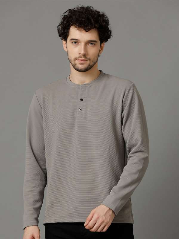 Hollister t 2025 shirts myntra