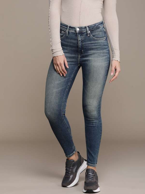  Calvin Klein Jeans Women's V-Neck Tank Bodysuit