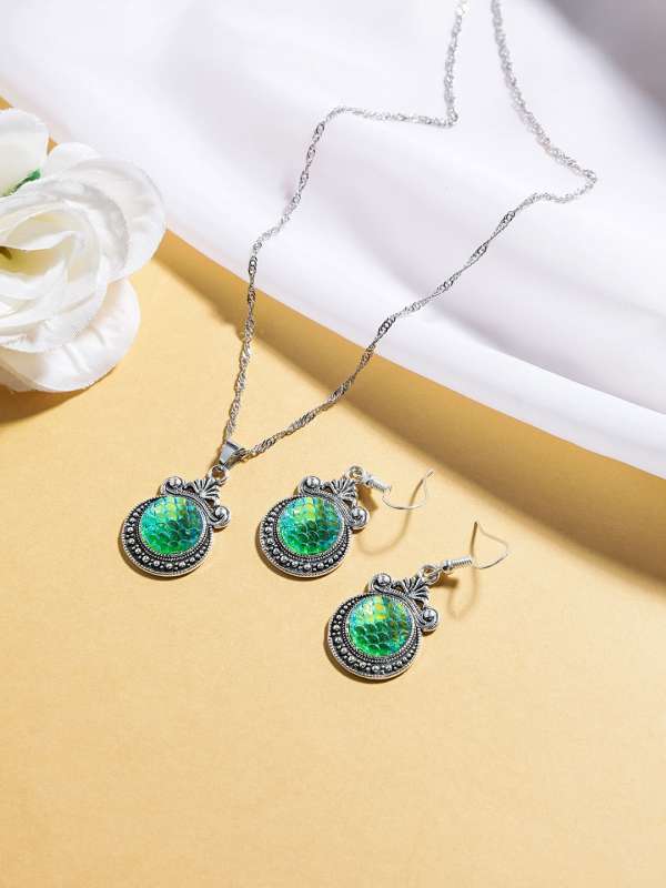 Trendsetting Artificial Jewelry Shop Now at Myntra