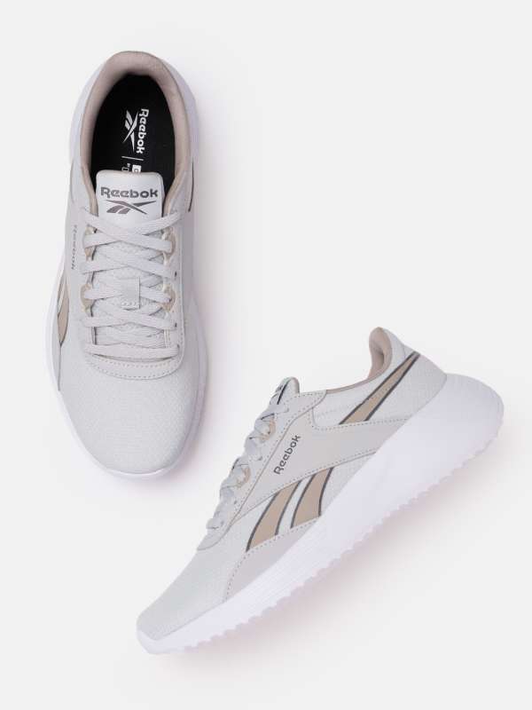 Size 4 footwear store
