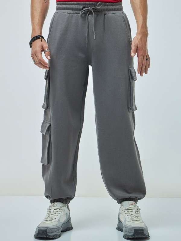 Loose tracksuit bottoms store mens