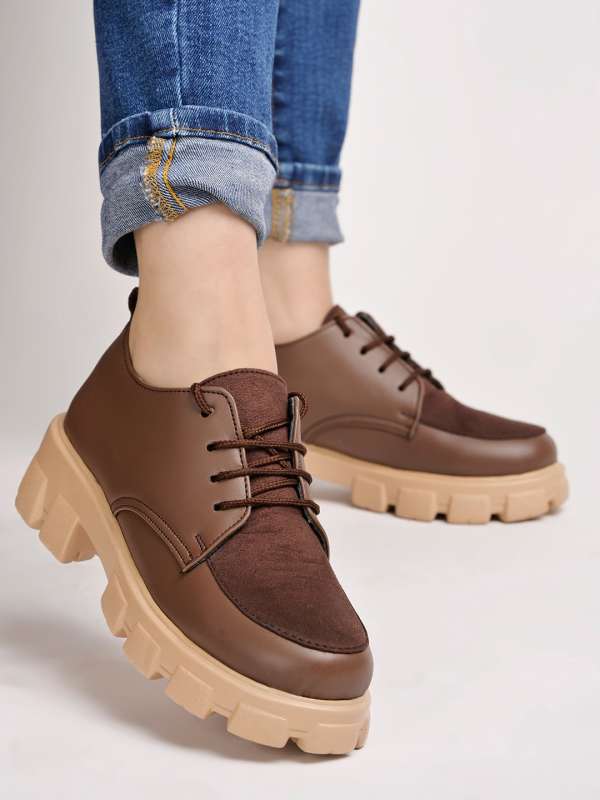 Mens shop chukka sneaker