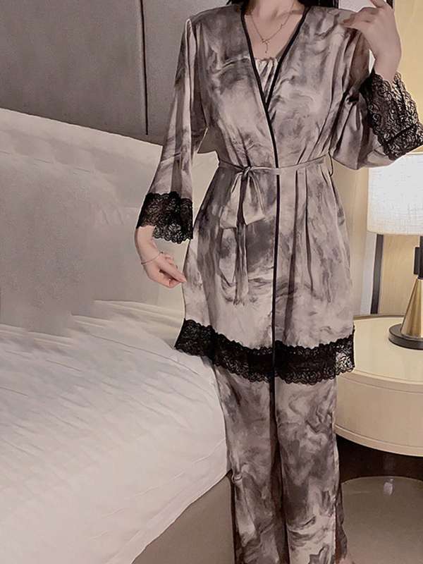 Pyjama set with shop robe