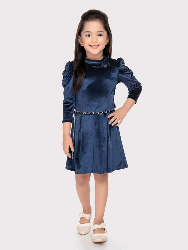 Tiny baby dresses online top