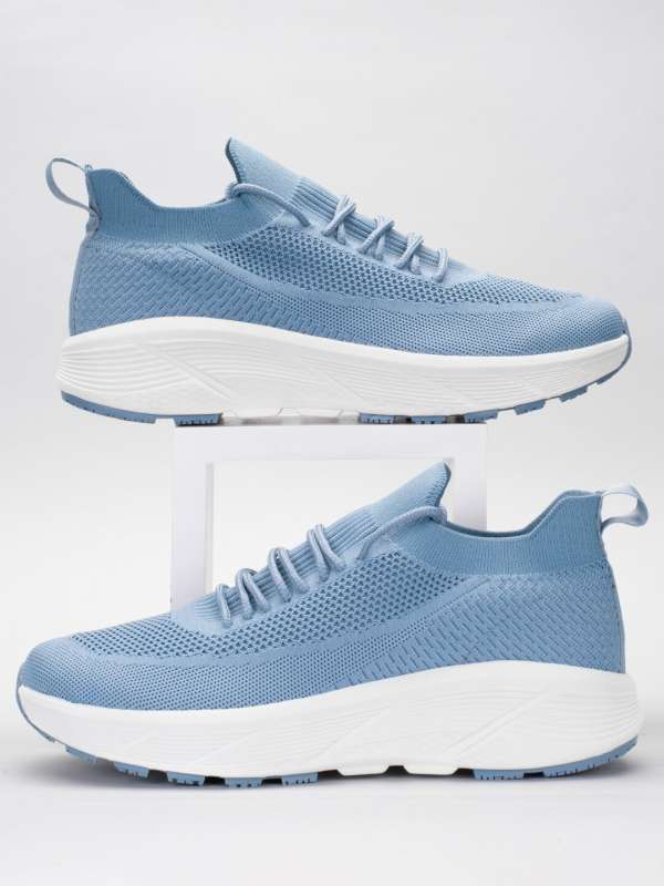 Sports shoes flat sole discount