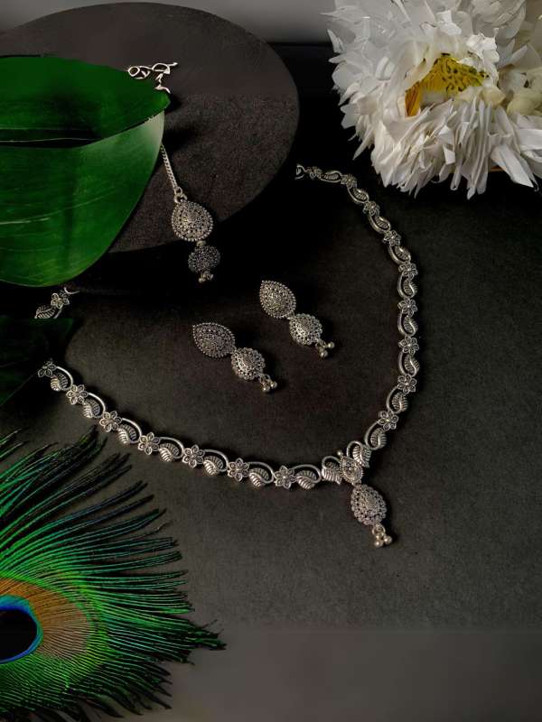 Design your jewelry sale online
