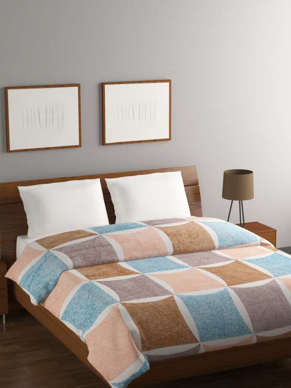 Bombay Dyeing Comforters Buy Bombay Dyeing Comforters online in