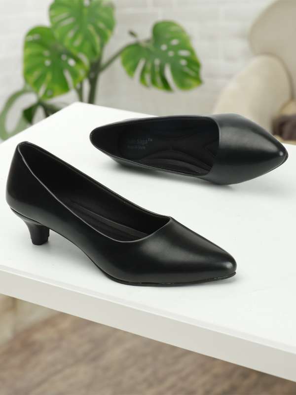 Online footwear sale outlet