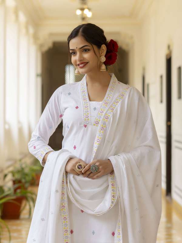 Sharara hotsell suits myntra