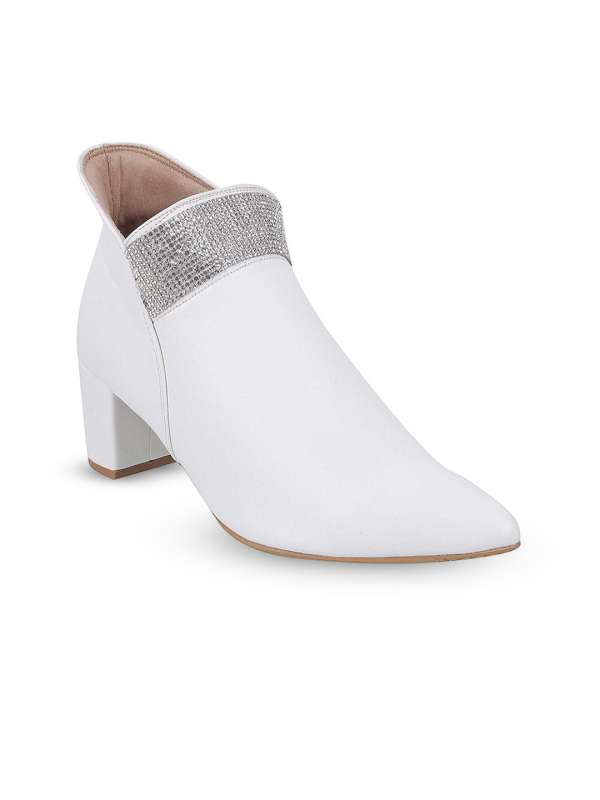 Metro Boots Buy Metro Boots online in India