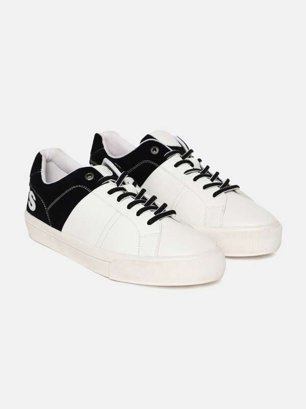 Levis best sale shoes myntra