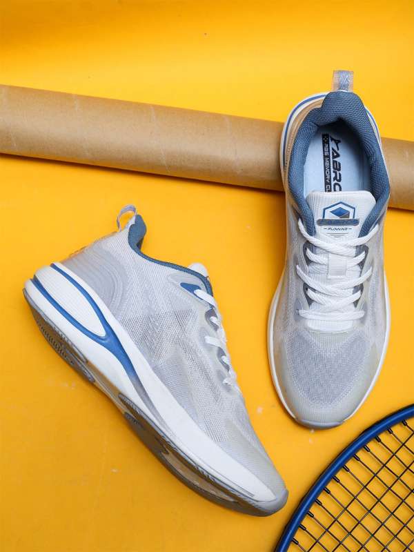 Hyper cheap shoe shop