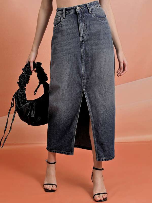 Women online shorts myntra