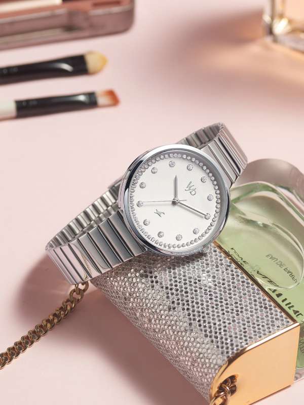 Fastrack Silver Toned Analogue Watch Buy Fastrack Silver Toned Analogue Watch online in India