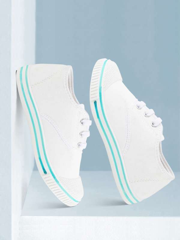 Kids white discount canvas shoes