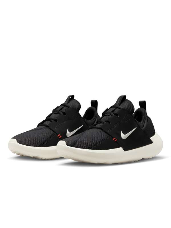 Nike shoes price under 1000 store