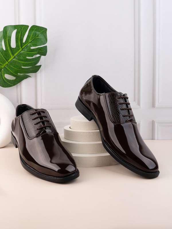 Formal shoes colour top