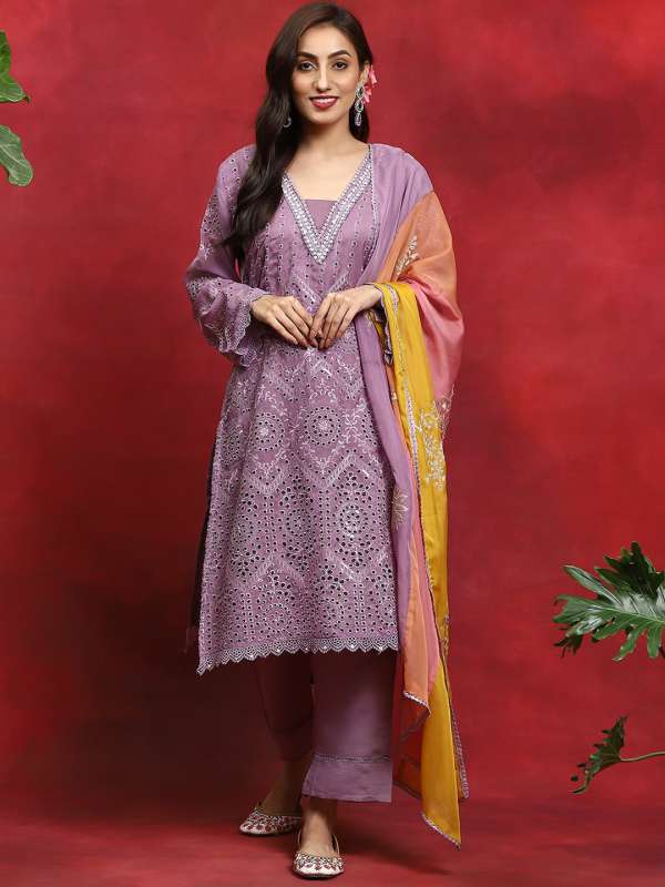 Grand dress shop materials