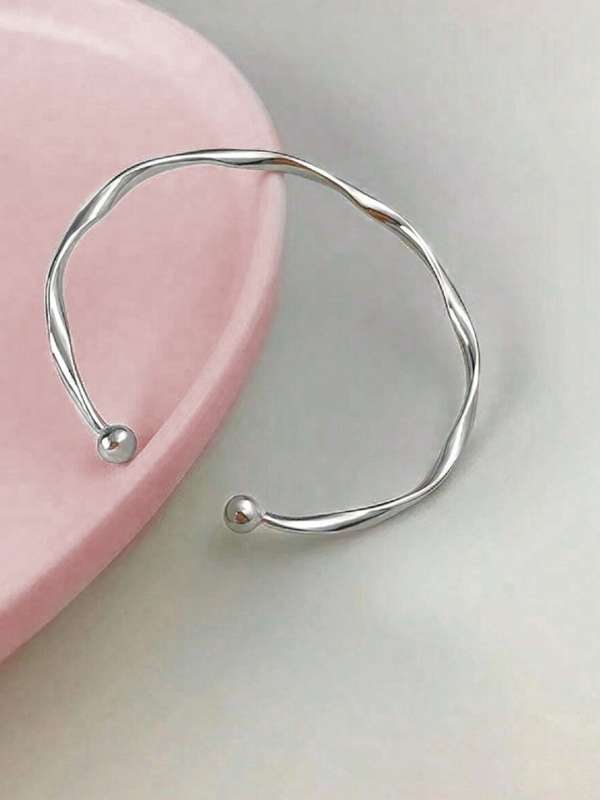 Peora top silver bracelets
