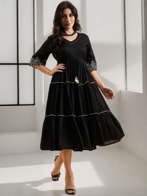 One piece black colour shop