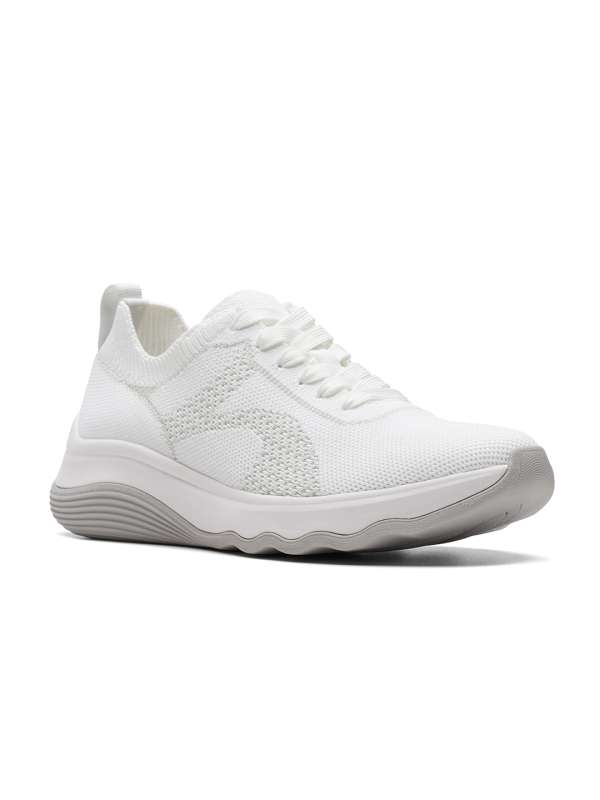 Clark deals shoes myntra