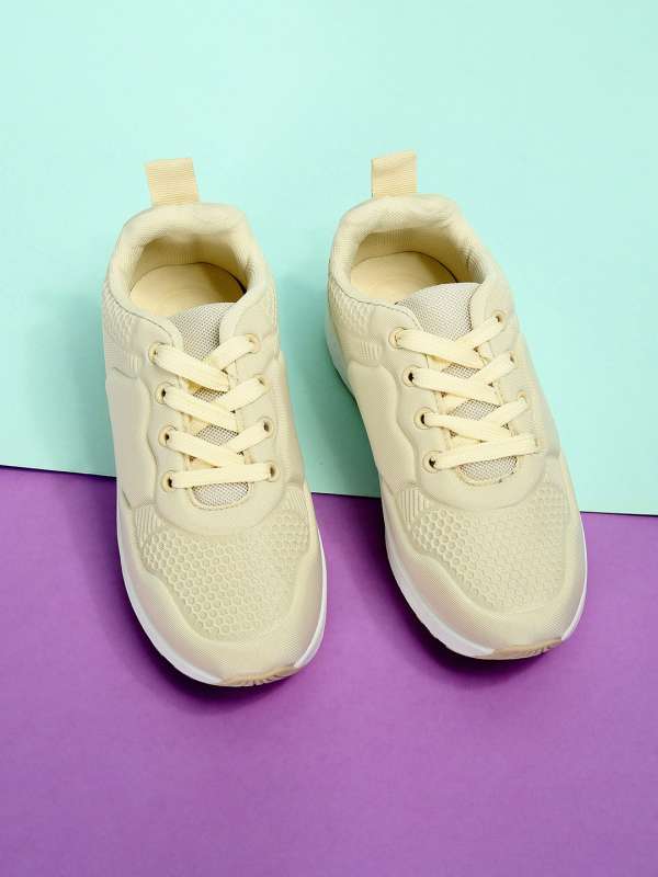 Max fashion shoes online new arrivals