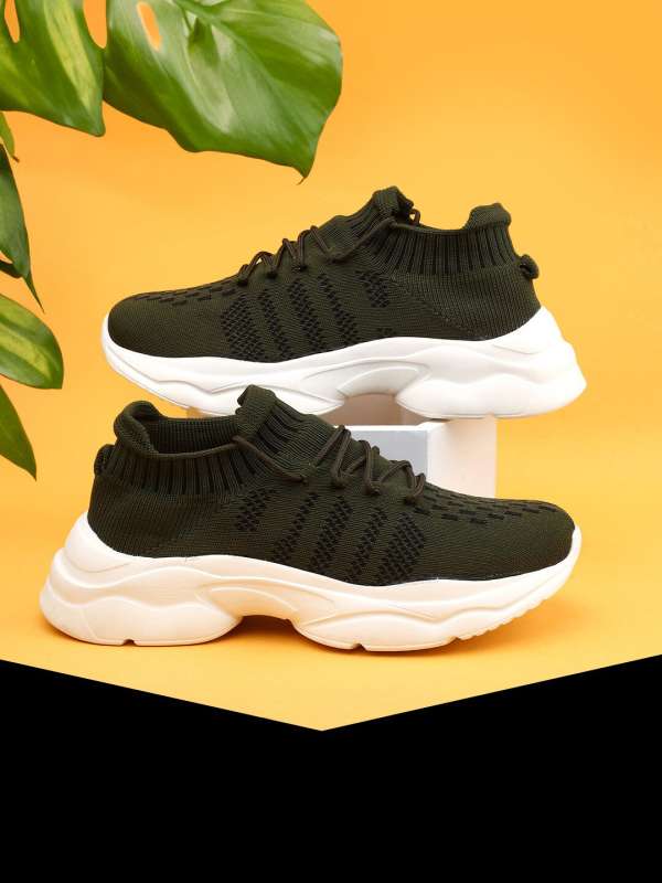 Adidas yeezy outlet myntra
