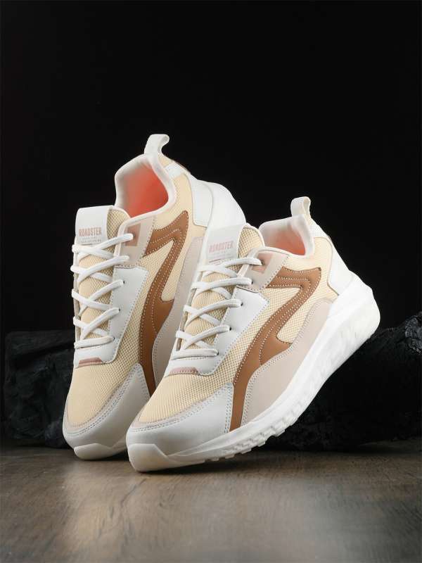 Roadster sports shoes online