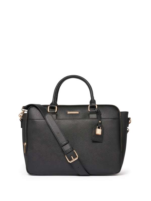 Laptop best sale bag myntra