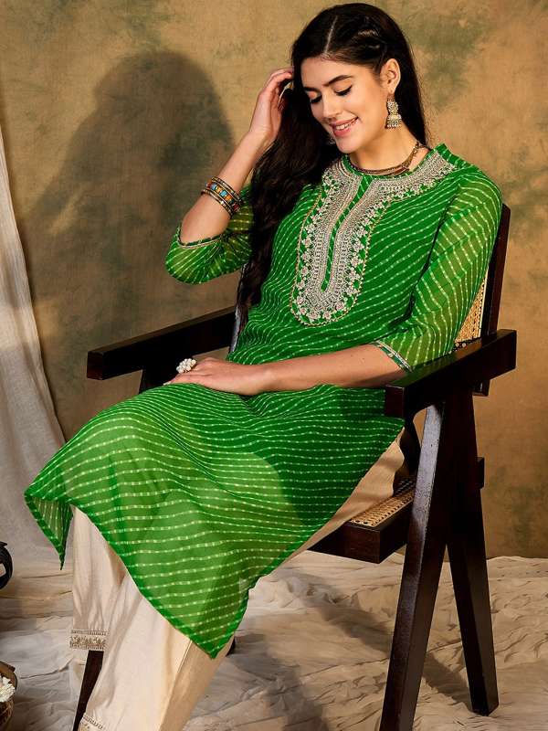 Green kurti deals with leggings