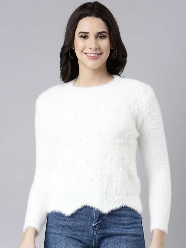White pullover best sale sweater for ladies