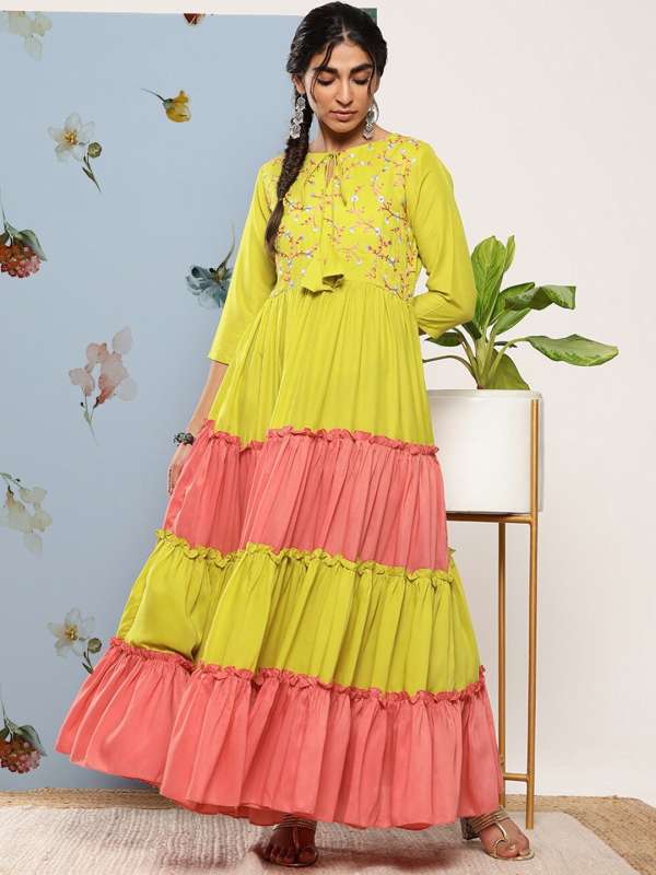 Wedding gowns hotsell on myntra