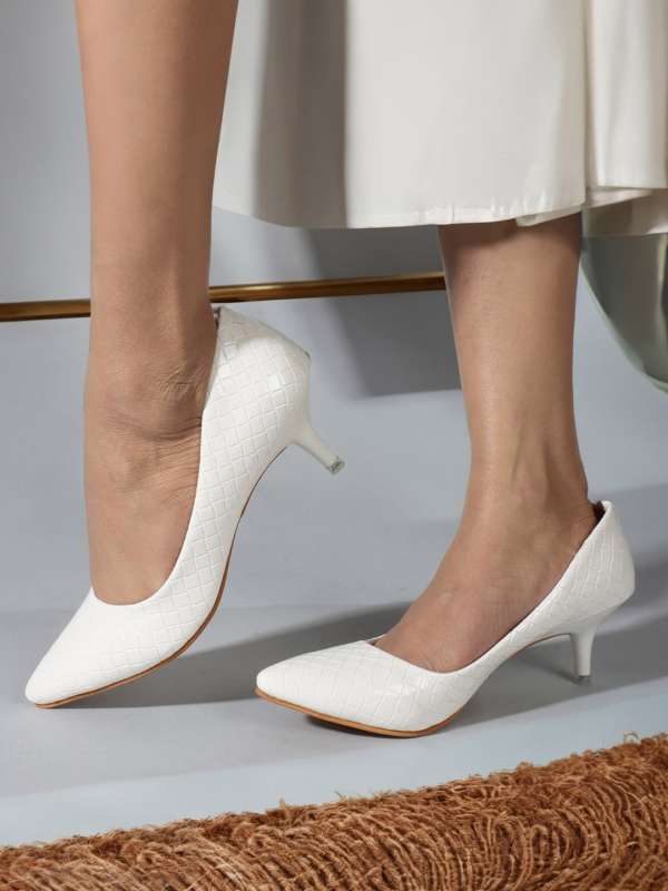 White pumps online hot sale