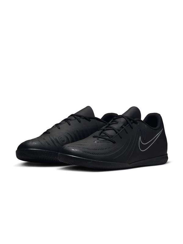 Nike studs at lowest price online
