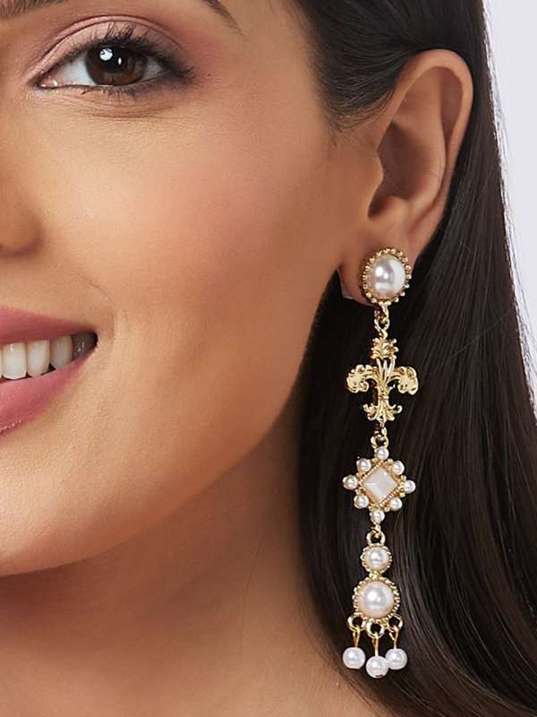 Globus earrings store
