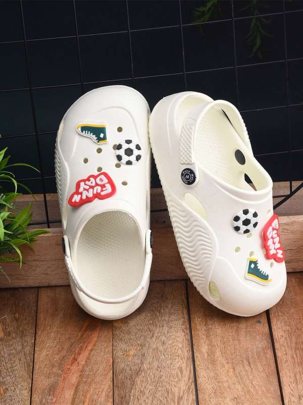 Myntra chappals clearance
