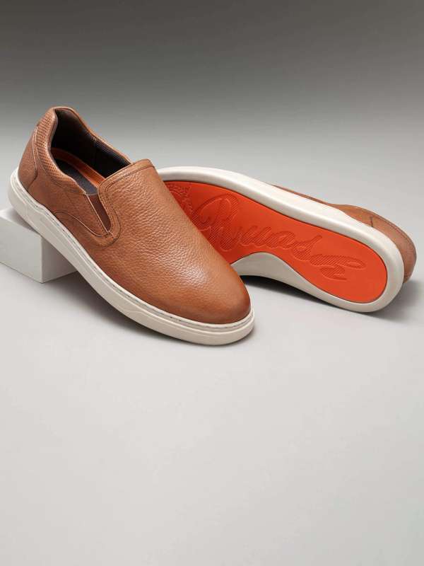 Pointy slip on sneakers store
