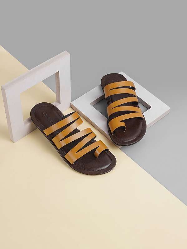 Mochi beige sandals top