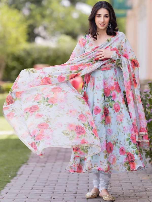 Churidar lady clearance