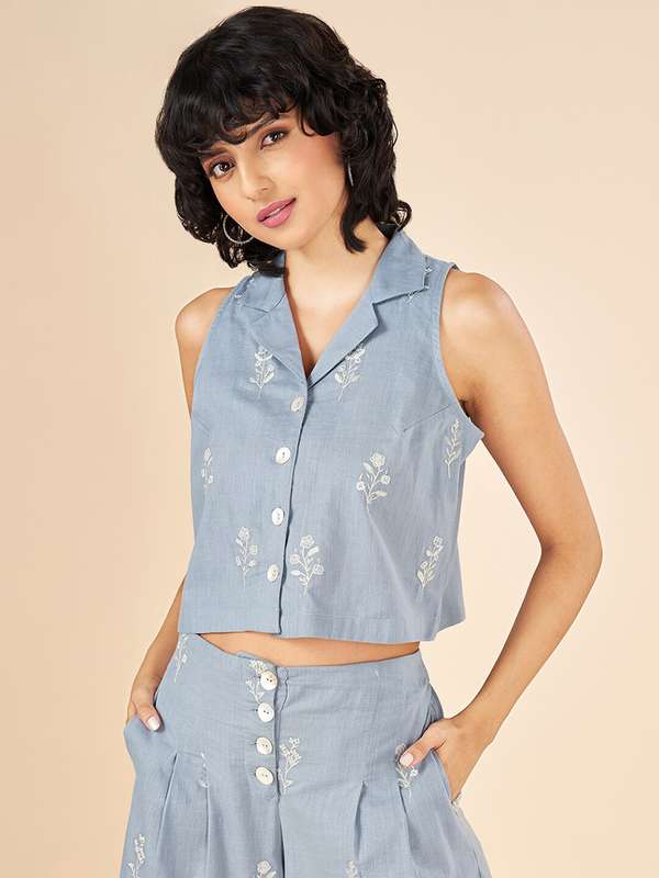 akkriti crop top