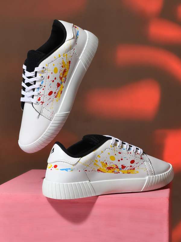 White sporty sneakers sale