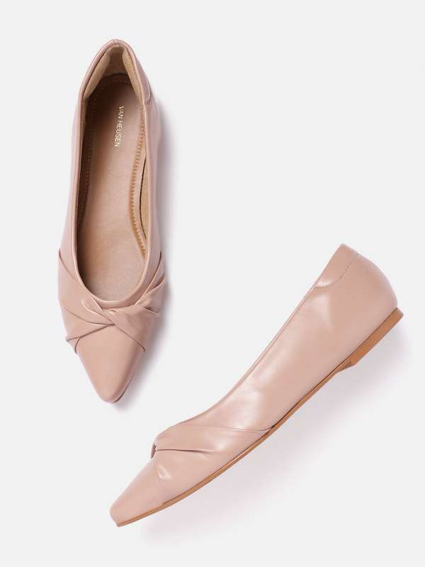 Ladies nude flat shoes 2025