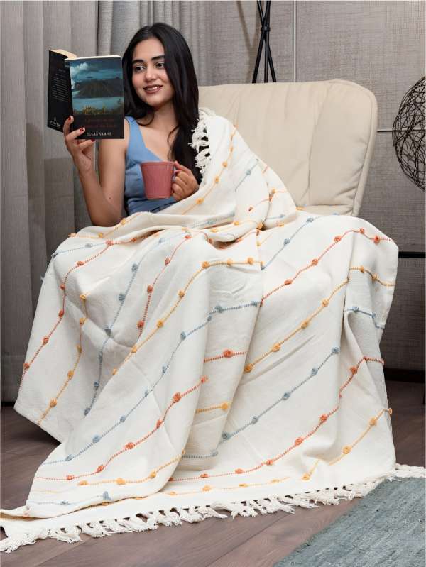 Throw Shop for Stylish Sofa Throws Online at Best Price Myntra