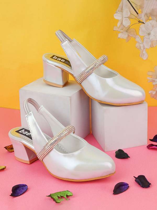 Heels below 5 shop