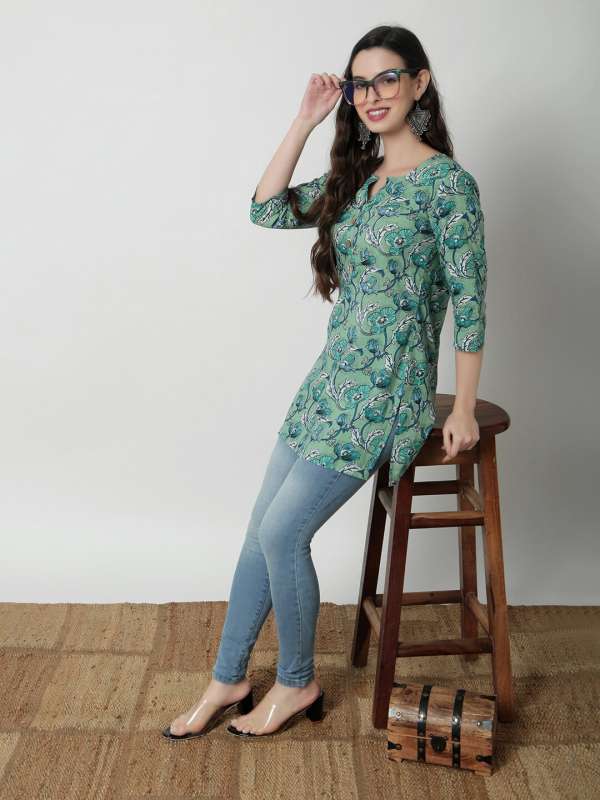 Maxi tops on jeans sales