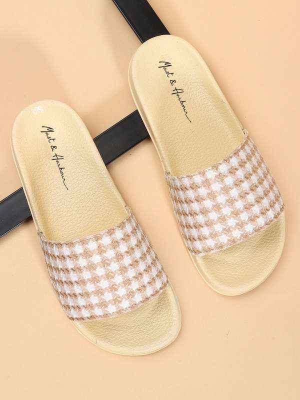 Nike slippers limited edition online