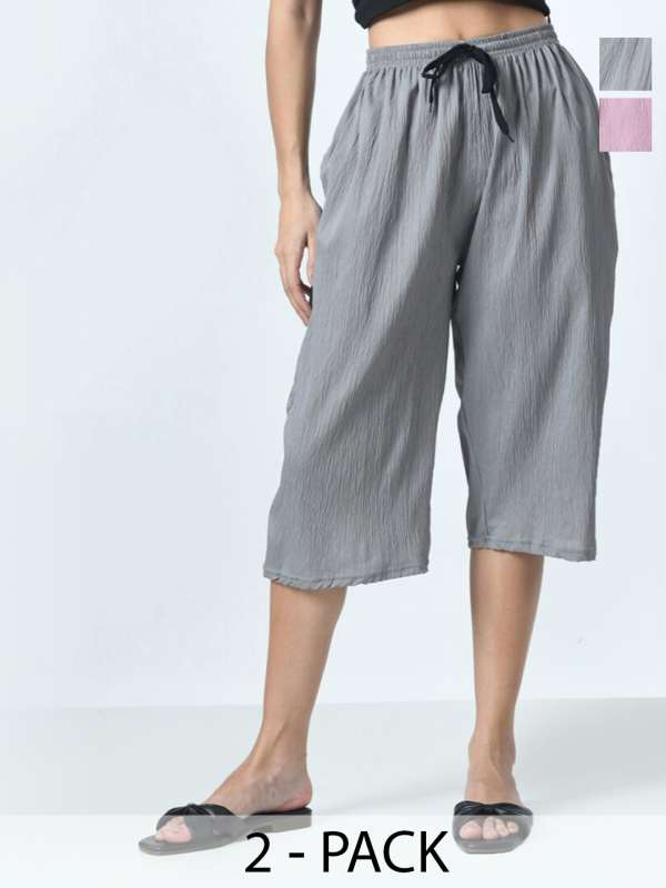 Loose fit capris shop